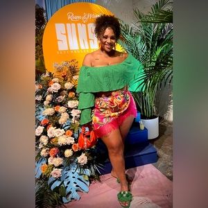 SHEIN VCAY Plus Fruit & Tropical Print Fringe Trim Knot Side Skirt